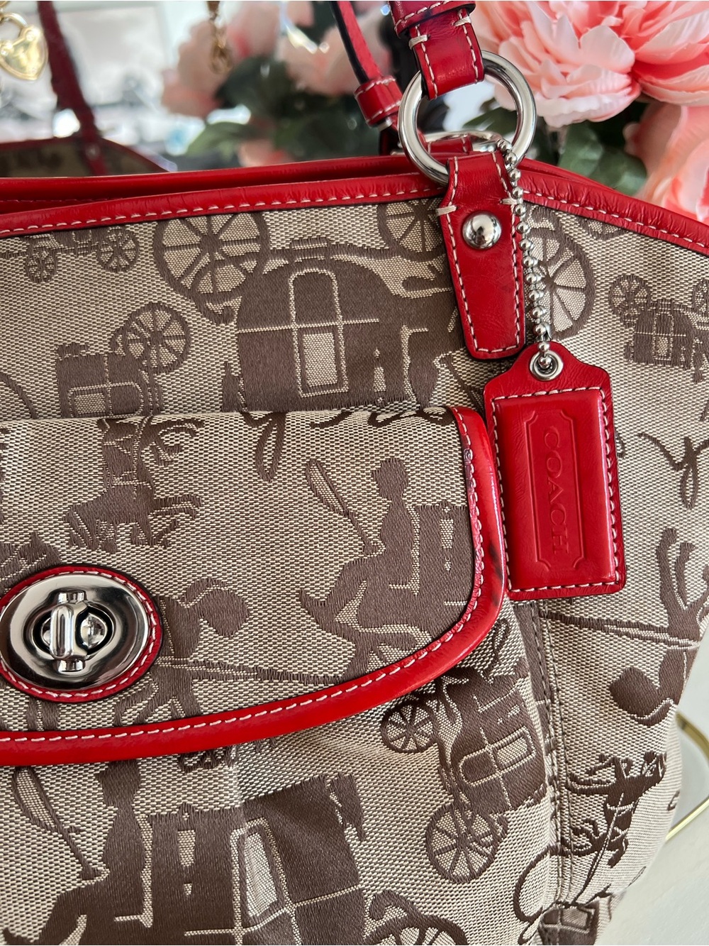 Iconic Coach Horse & Carriage brown canvas shoulder bag w red trim - Picture 3 of 15
